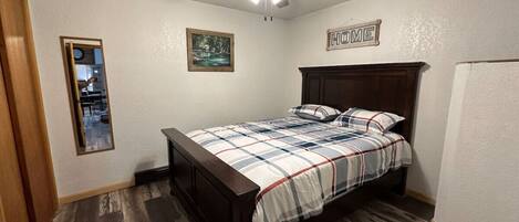 3 bedrooms, iron/ironing board, free WiFi, bed sheets