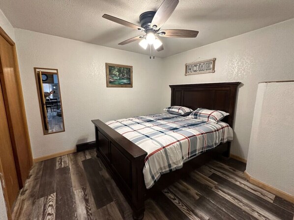 3 bedrooms, iron/ironing board, free WiFi, bed sheets