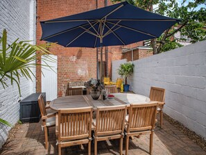 Outdoor dining - 4 bedroom accommodation in Cromer (Cromer)