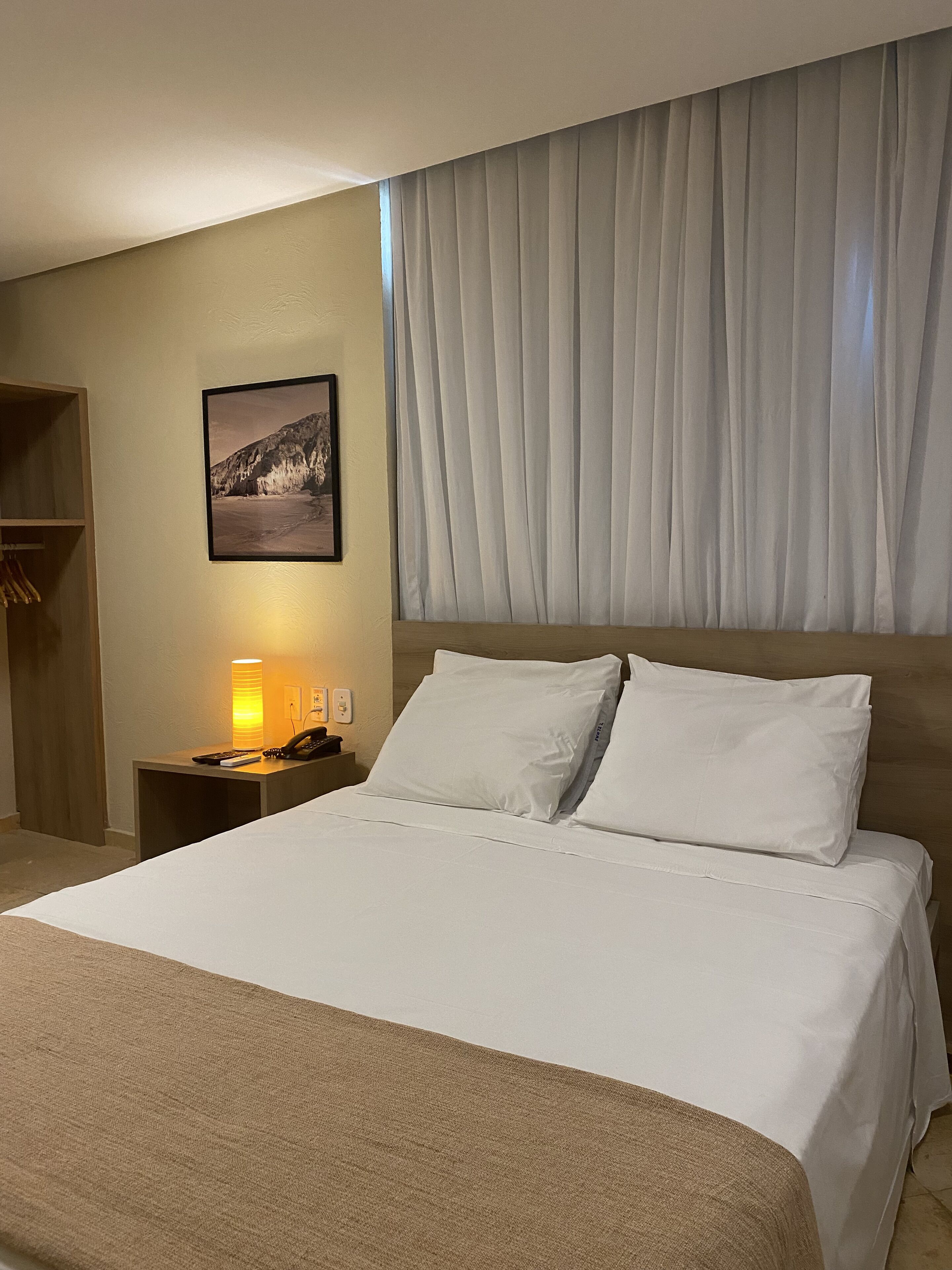 Deluxe Triple Room | In-room safe, individually furnished, desk, laptop workspace