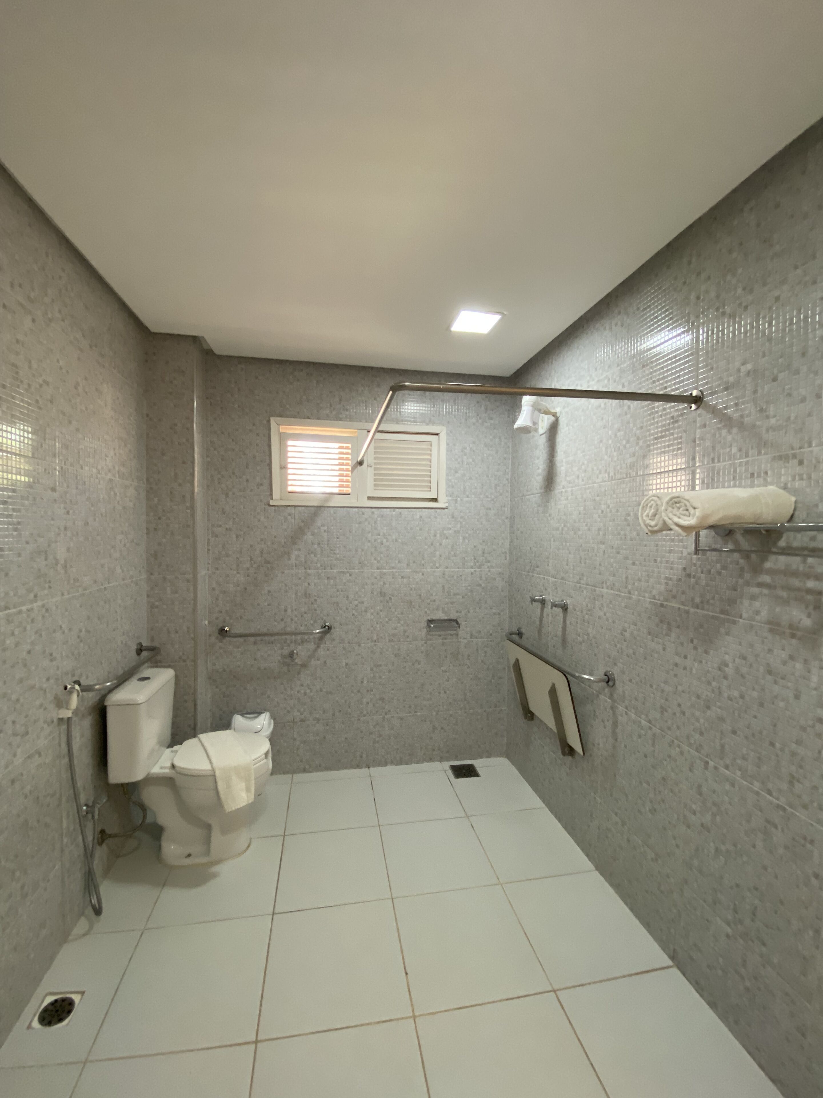 Deluxe Triple Room | Bathroom