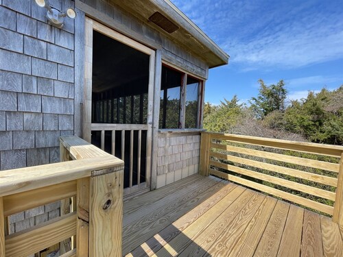 Sunfish Cove is a cute and quaint cottage perfect for a small family or a couple.