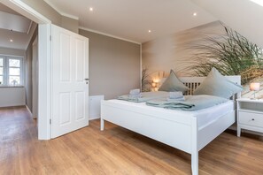 3 bedrooms, desk, iron/ironing board, free WiFi - Doppelhaushälfte in Karolinenkoog (Karolinenkoog)