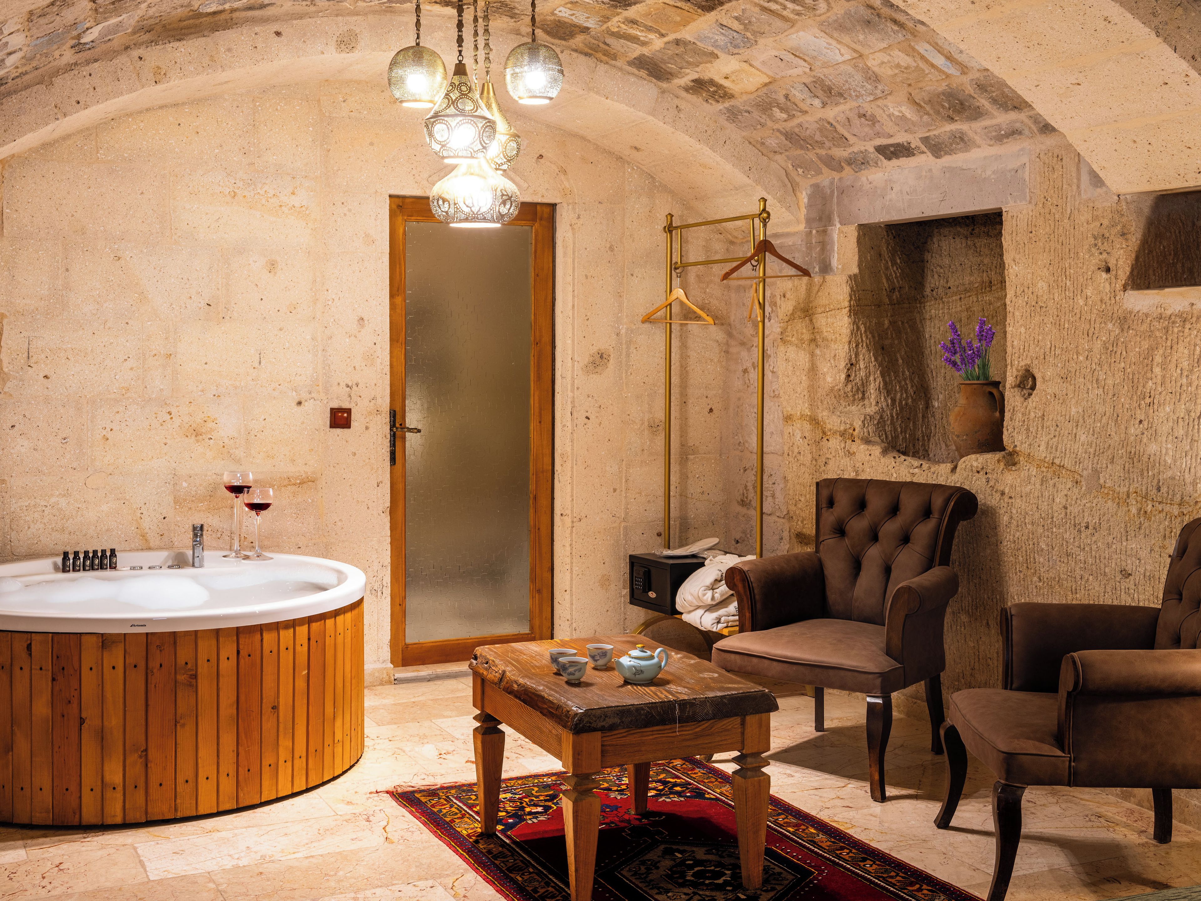 Photo - Ares Cave Suites