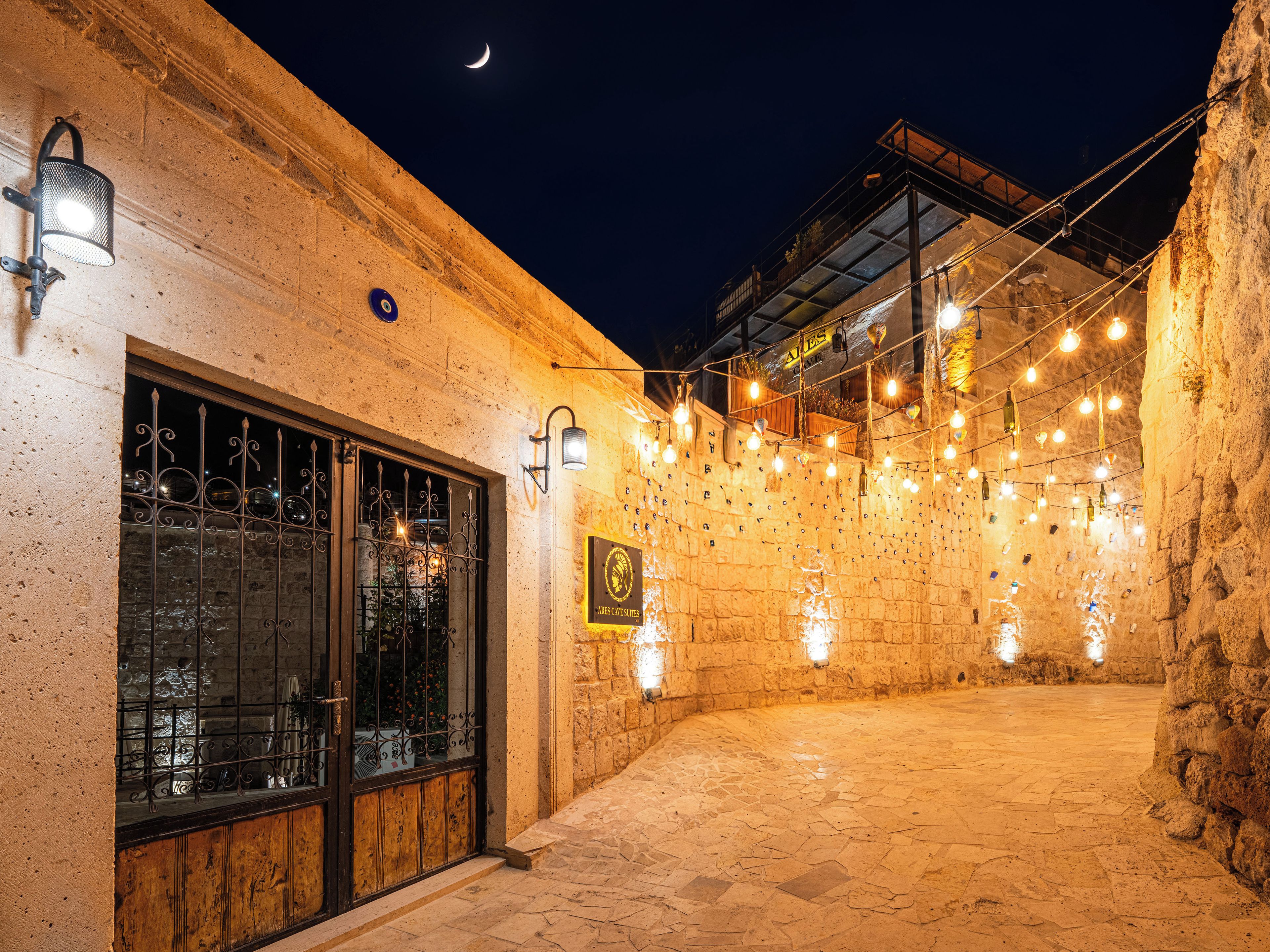 Photo - Ares Cave Suites