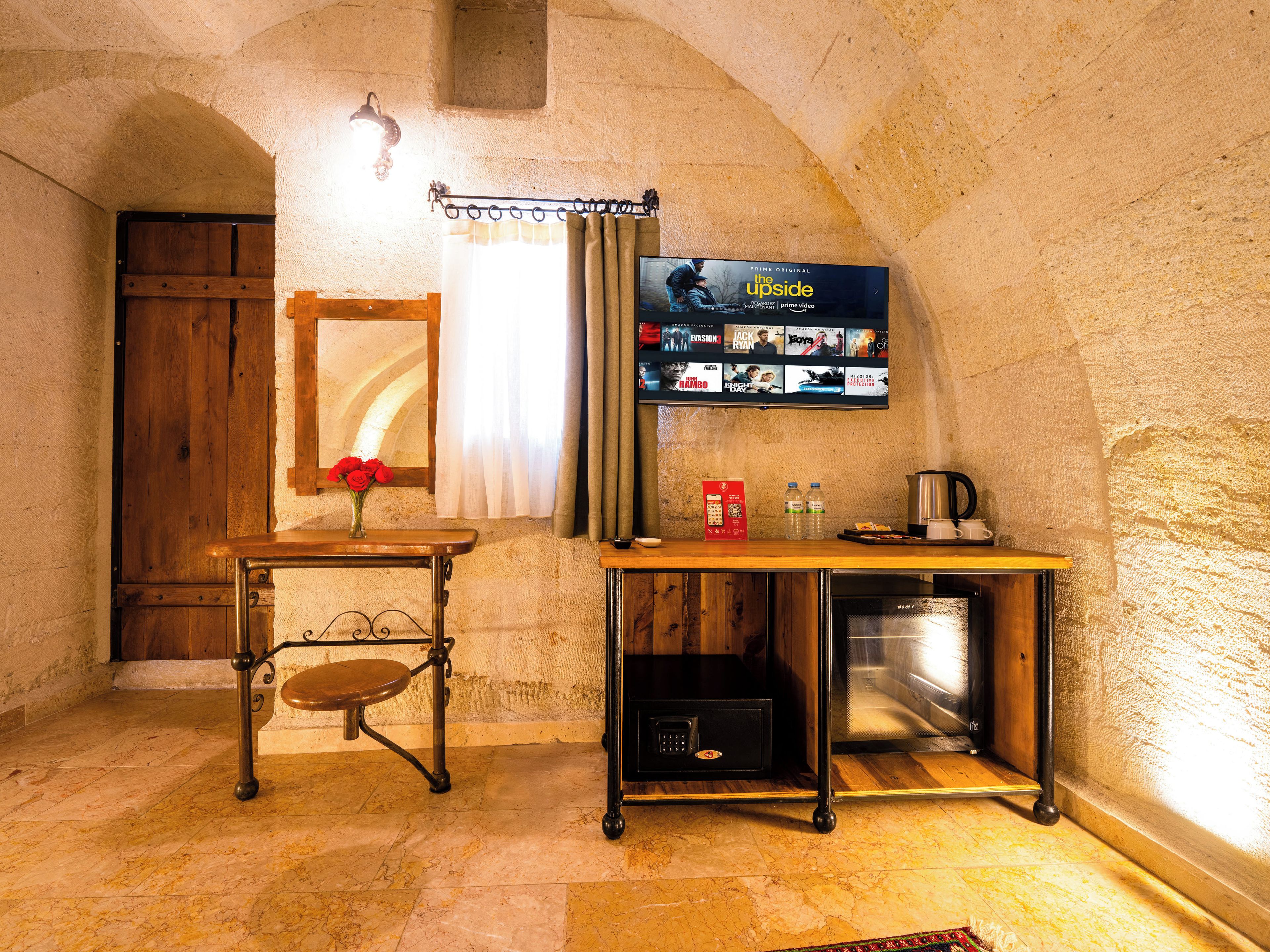 Photo - Ares Cave Suites