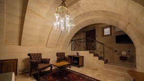Superior Cave Suite
