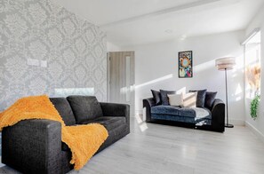 Living area - 1-bed in Bricklane / Shoreditch - 6 Sleeps (London)