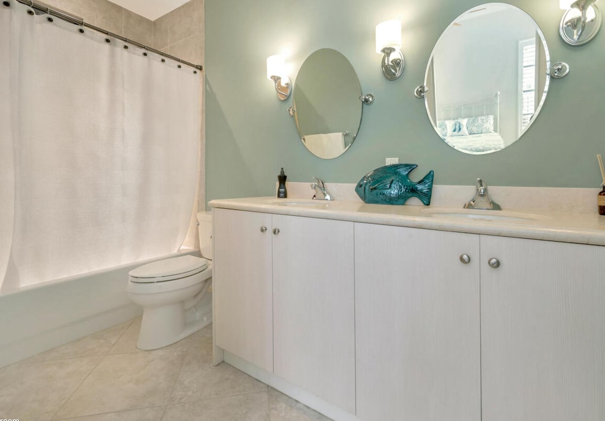 Photo 13 of Downtown Olde Naples Condo 3 bed, 3.5 bath.