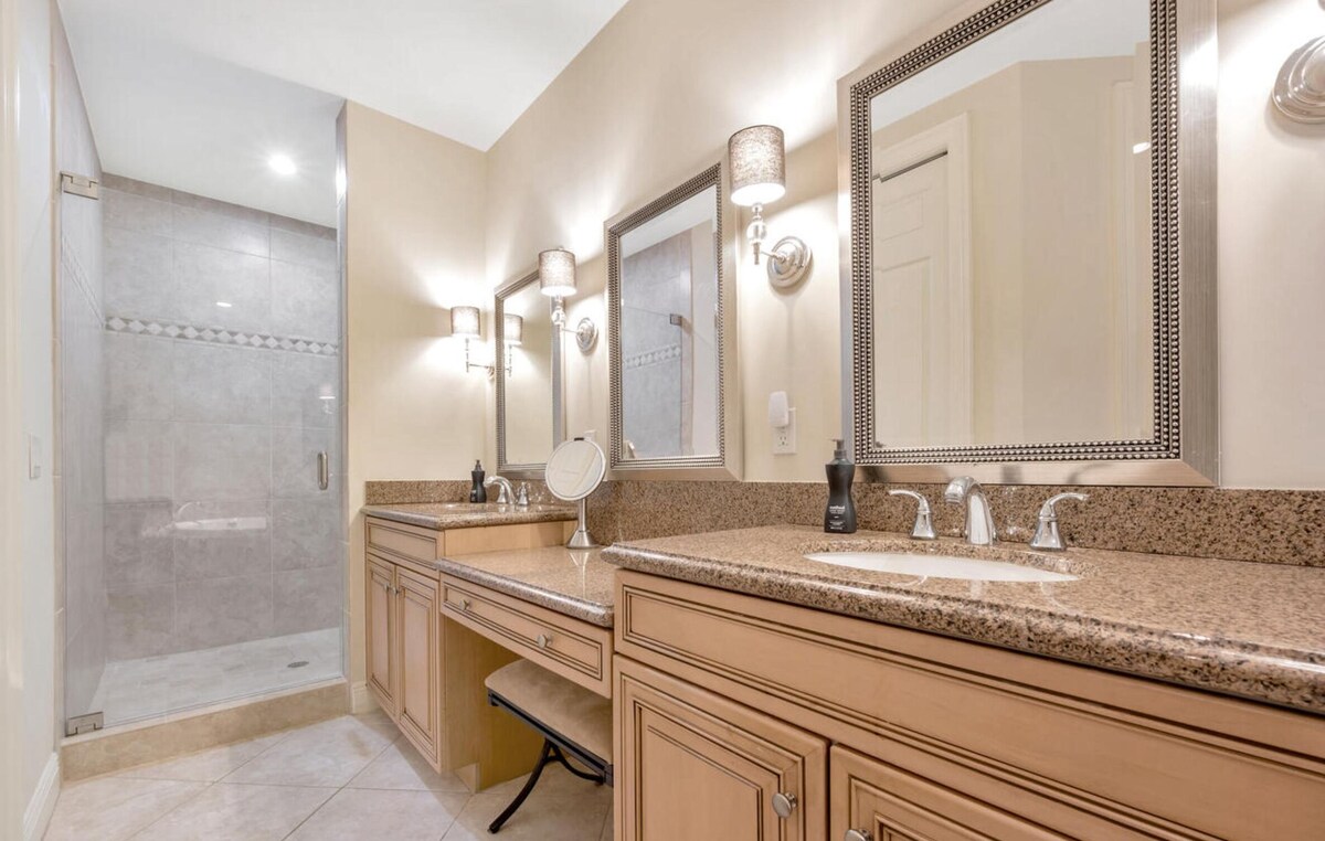 Photo 9 of Downtown Olde Naples Condo 3 bed, 3.5 bath.