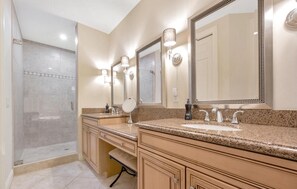 Shower, jetted bath, hair dryer, towels