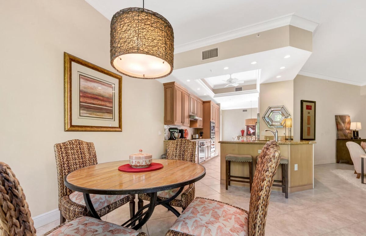 Photo 6 of Downtown Olde Naples Condo 3 bed, 3.5 bath.