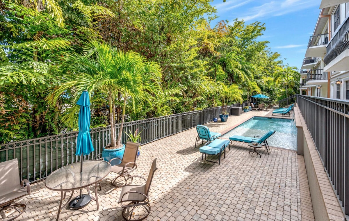 Photo 18 of Downtown Olde Naples Condo 3 bed, 3.5 bath.