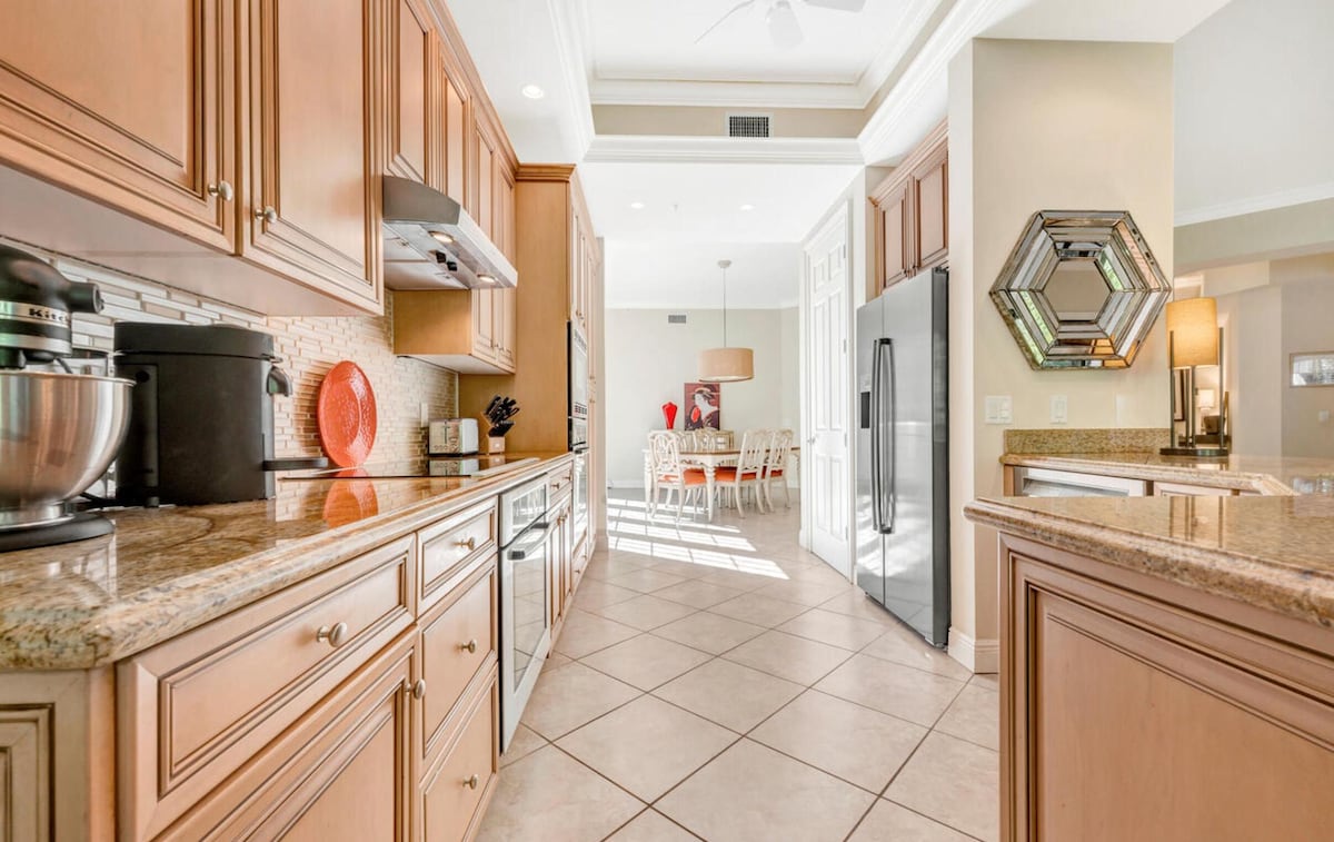 Photo 5 of Downtown Olde Naples Condo 3 bed, 3.5 bath.