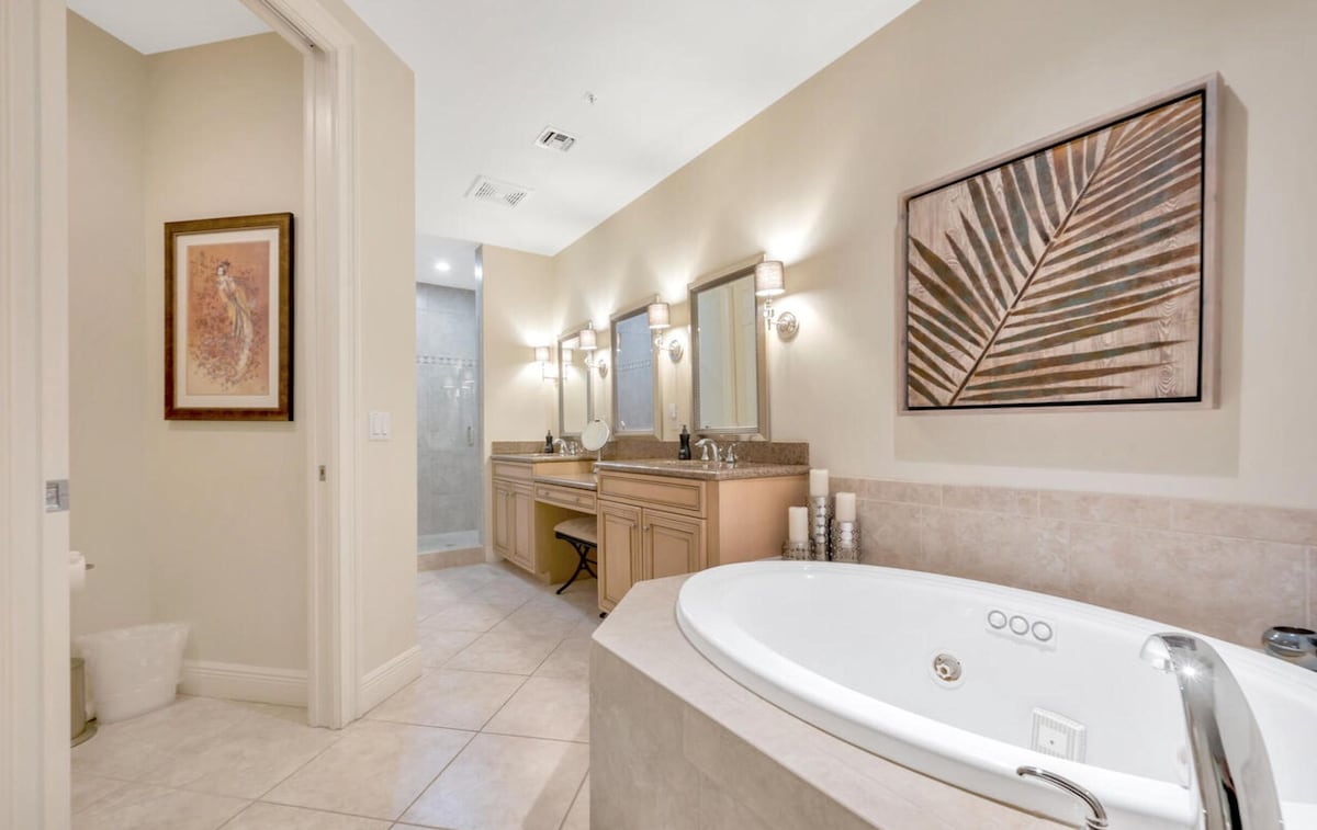 Photo 8 of Downtown Olde Naples Condo 3 bed, 3.5 bath.