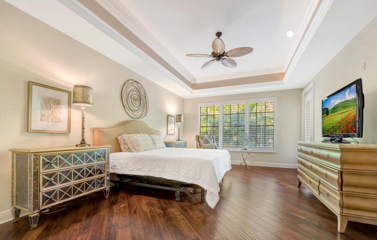 Photo 7 of Downtown Olde Naples Condo 3 bed, 3.5 bath.