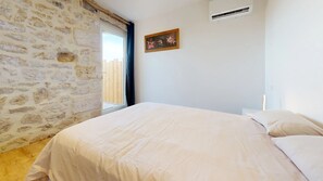 2 bedrooms, iron/ironing board, WiFi, bed sheets - Gite Exceptionnel "La Grangette" (Castels et Bézenac)