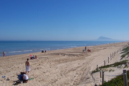 Amplio, Apartamento en Playa de Oliva 70 mts del Mar. Restaurantes Supermercados