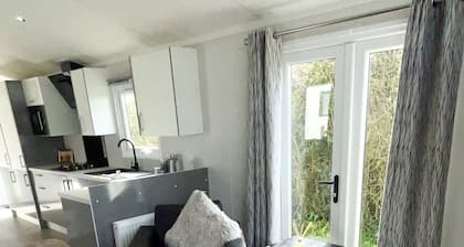 Modern Homely Chalet in Tuxford