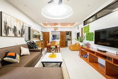 Blooming 3 bedrooms for 7, infant, pet

