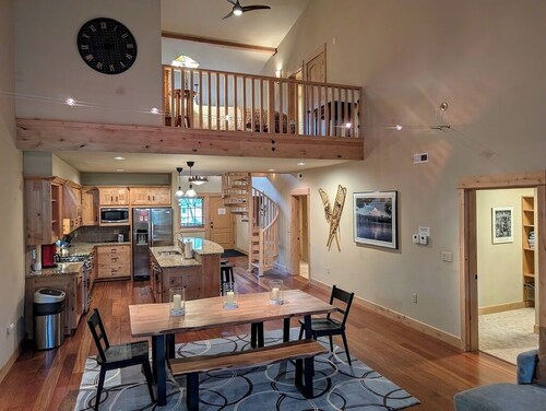 Grand Lodge 26 at the Official Collins Lake Resort