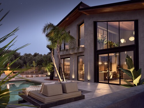 Theros Exotica Contemporary Loft Villa