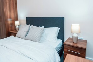 Apartamento | 2 quartos, Wi-Fi de cortesia, roupa de cama