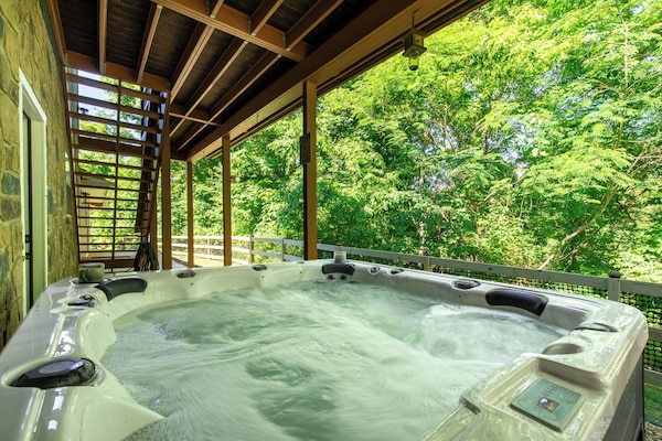 Bain à remous extérieur