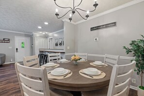 Dining - Lakeside Paradise Escape/Jet Ski & Kayak Adventure (Dandridge)