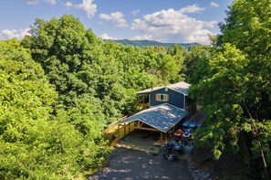 Exterior - Lakeside Paradise Escape/Jet Ski & Kayak Adventure (Dandridge)