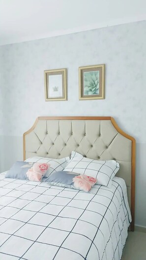 3 slaapkamers, een bureau, een strijkplank/strijkijzer, gratis wifi