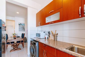 Luxury Apartment, Ocean View | Private kitchen | Fridge, microwave, oven, cookware/dishes/utensils - Ocean View 2 bed apartment (Kombeni)