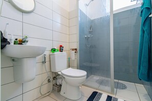 Luxury Apartment, Ocean View | Bathroom