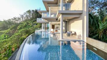 Alberca al aire libre