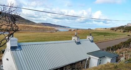 The Captains - Nautical themed traditional crofters cottage