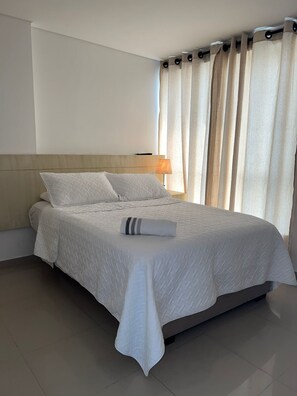 Apartament | 2 dormitoris, escriptori i wifi gratuïta 