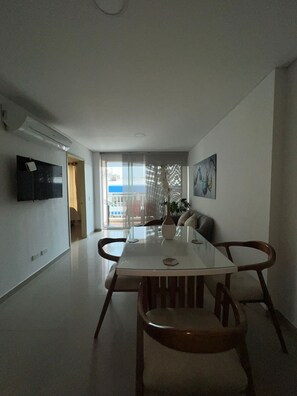 Flat-screen TV - Rodadero Excalibur 8c (Santa Marta)