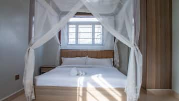 Estúdio luxo, vista para o resort | Roupas de cama premium, camas Select Comfort, escrivaninha