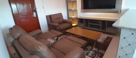 Executive Studio Suite, Garden View