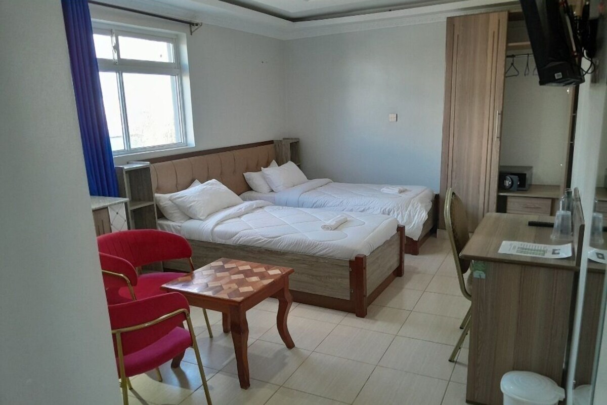 Superior Double or Twin Room, Garden View | Premium bedding, Select Comfort beds, desk, laptop workspace