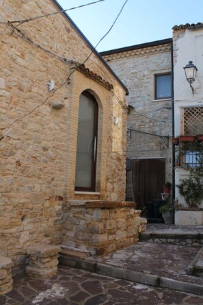 Front of property - B&B Sotto le Mura (Pietramontecorvino)