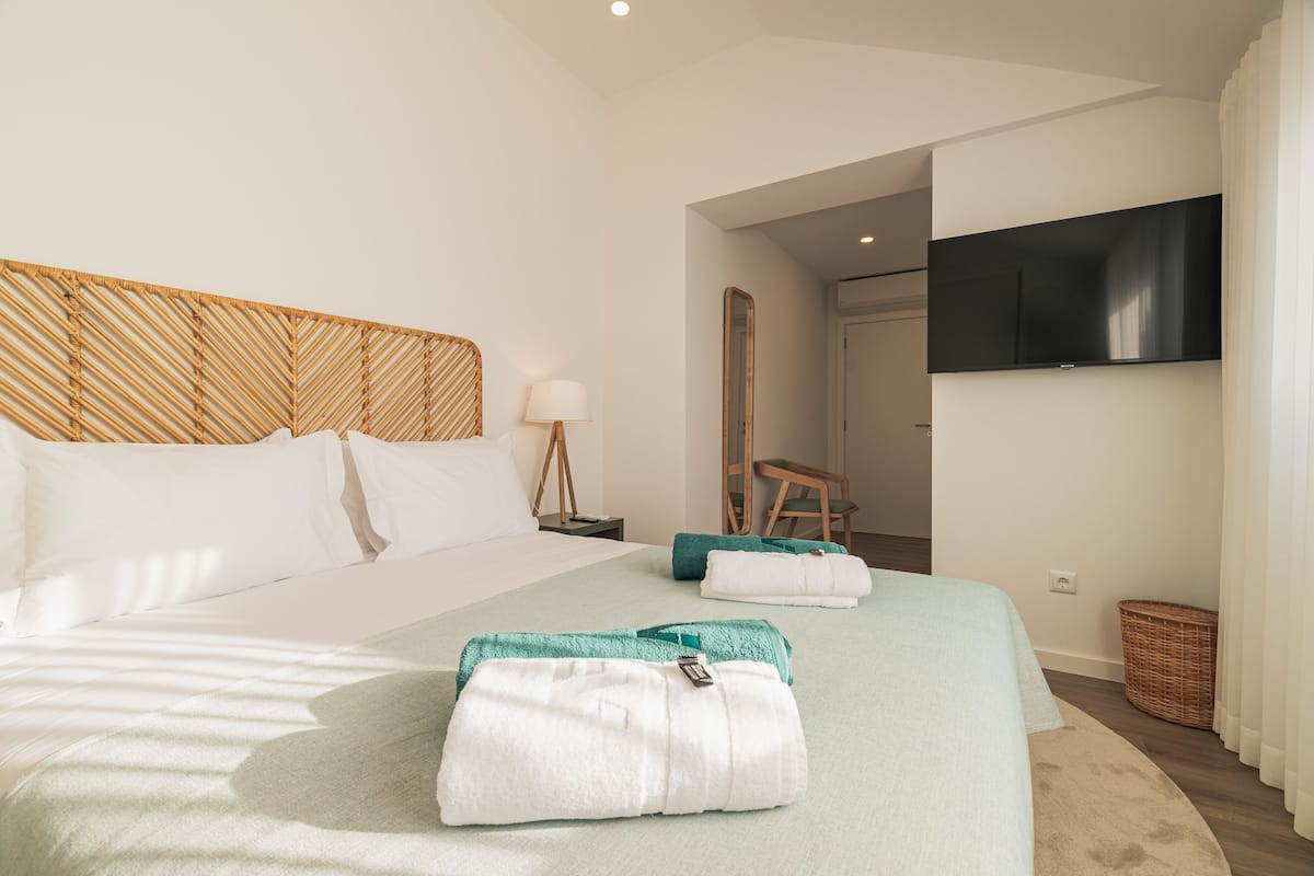 2 bedrooms, soundproofing, free WiFi, wheelchair access