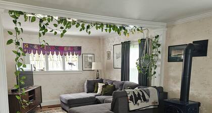 Spacious Private Guest Suite near Colgate