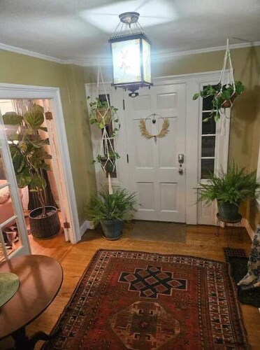 Spacious Private Guest Suite near Colgate