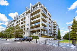 Exterior - Tranquil 2BR APT - Glebe Park View (Canberra)