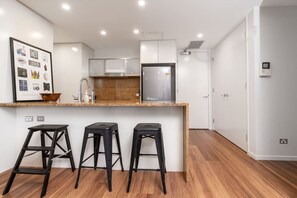 Interior - Tranquil 2BR APT - Glebe Park View (Canberra)