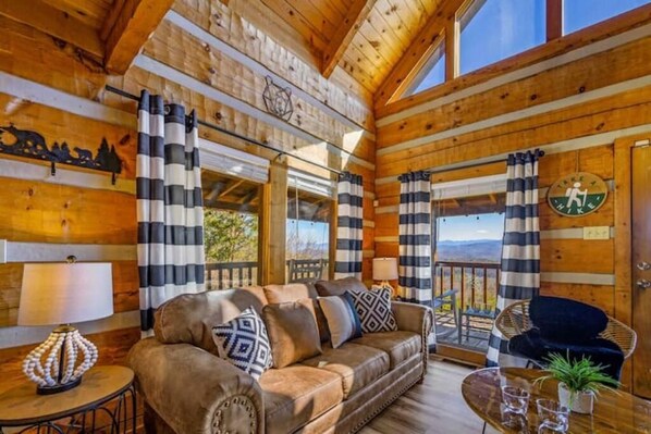 Living area - 6 Miles from Parkway! (Sevierville)