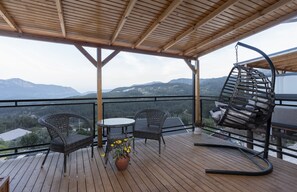 Deluxe-Bungalow, 1 King-Bett, Whirlpool, Bergblick | Terrasse/Patio