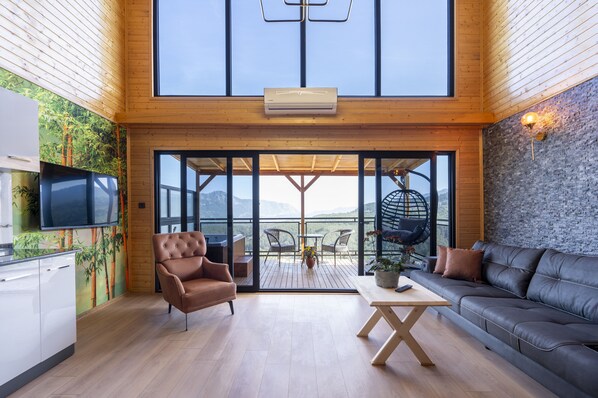 Deluxe Bungalow, 1 King Bed, Hot Tub, Mountain View | 1 bedroom, laptop workspace, free WiFi - La Veranda Villas (Kumluca)