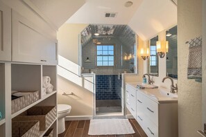 Towels - Gorgeous ocean views from this stunning, updated coastal condo! (Duck)